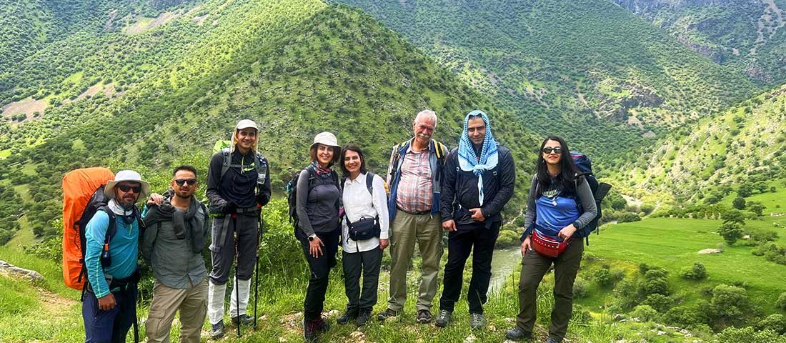 راهنمای تور در مسیر رودخانه سیروان در استان کردستان